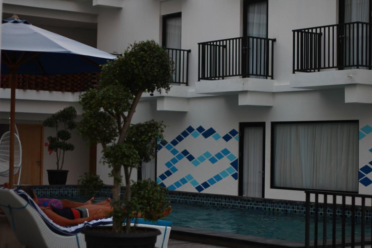 D'Max Hotel & Convention Lombok Praya Exterior photo